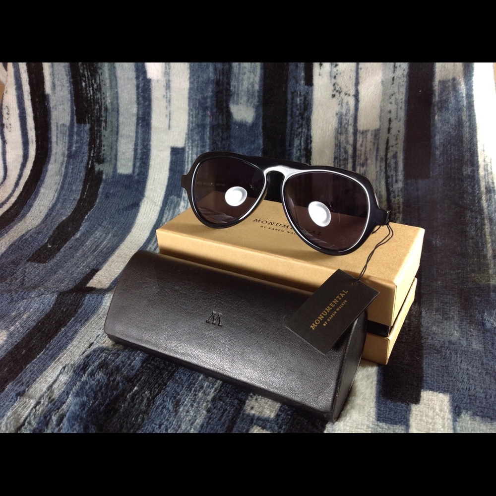 NWT KAREN WALKER MONUMENTAL EDITION OSCAR